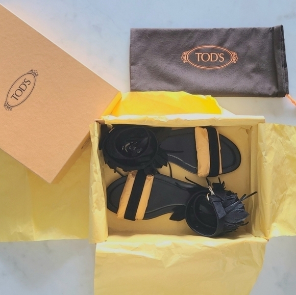 Tod’s Leaf Fringe Sandals, Size 8, Black, NIB - Picture 9 of 17
